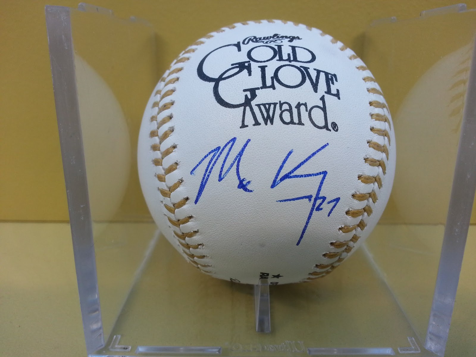Dodger Penguin Signed Ball of the Day Matt Kemp ( Gold Glove Award